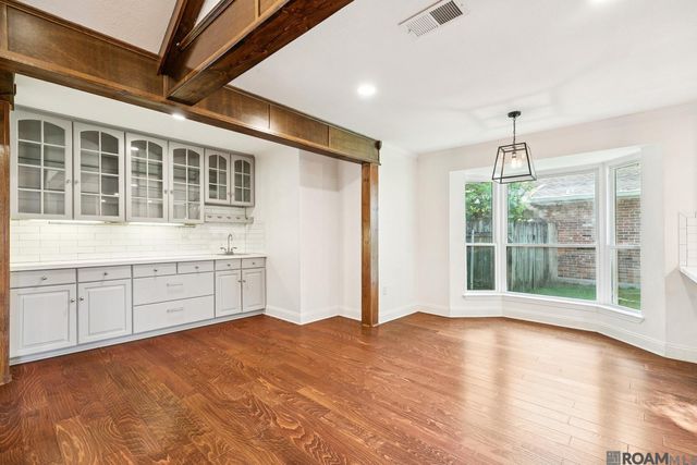 1343 Crescent Dr, Baton Rouge, LA 70806