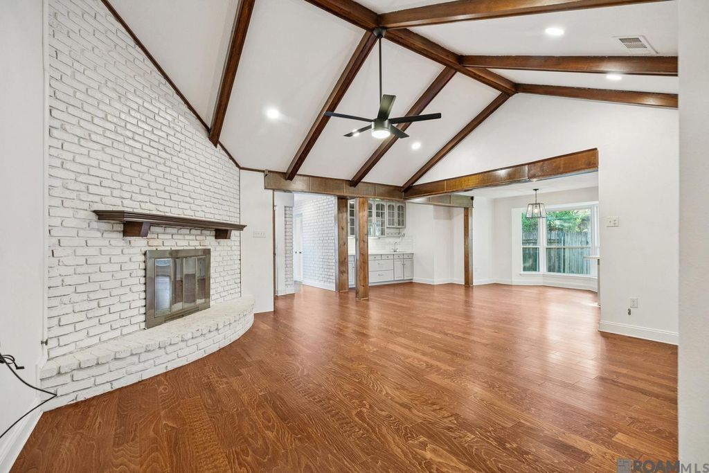 1343 Crescent Dr, Baton Rouge, LA 70806