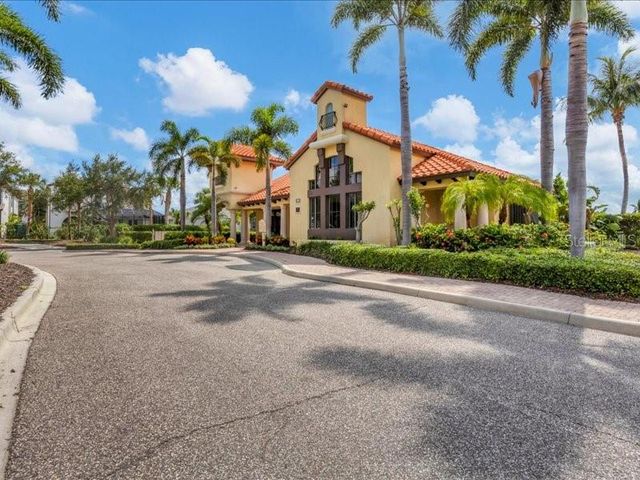 6228 CHAMPIONS ROW STREET, Bradenton, FL 34210