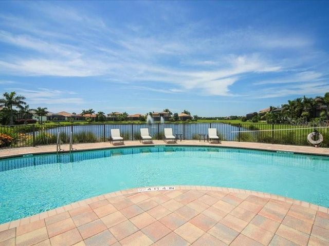 6228 CHAMPIONS ROW STREET, Bradenton, FL 34210
