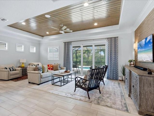 6228 CHAMPIONS ROW STREET, Bradenton, FL 34210