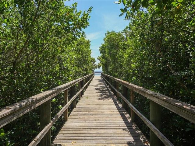6228 CHAMPIONS ROW STREET, Bradenton, FL 34210