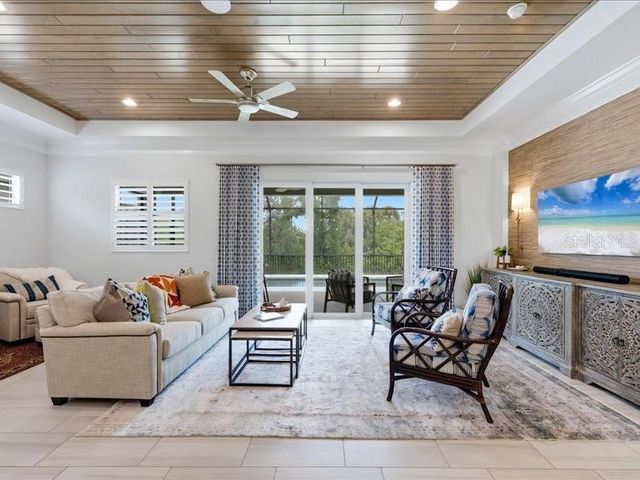 6228 CHAMPIONS ROW STREET, Bradenton, FL 34210