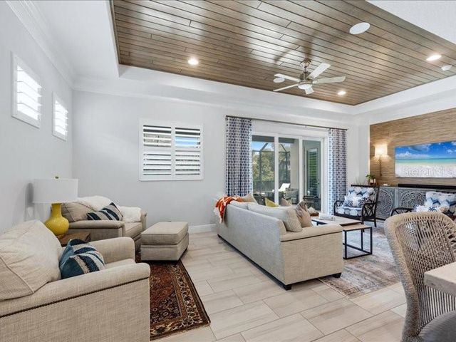6228 CHAMPIONS ROW STREET, Bradenton, FL 34210
