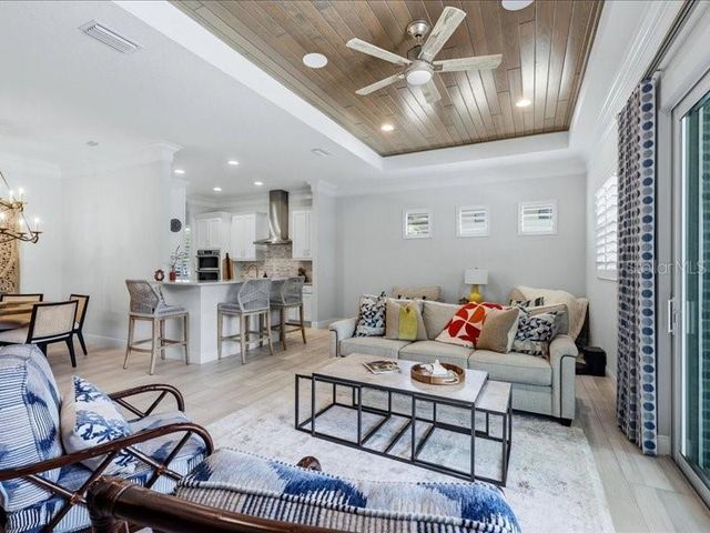 6228 CHAMPIONS ROW STREET, Bradenton, FL 34210