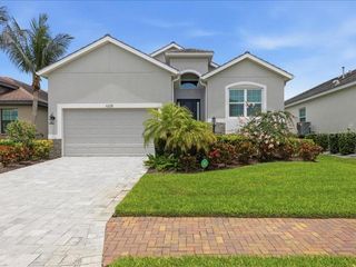 6228 CHAMPIONS ROW STREET, Bradenton, FL 34210