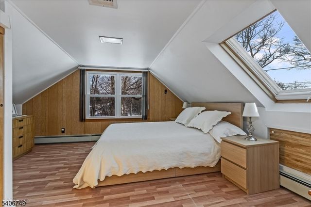 35 Brendona Ave, Hopatcong Boro, NJ 07874