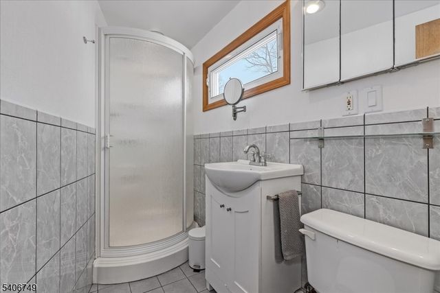 35 Brendona Ave, Hopatcong Boro, NJ 07874