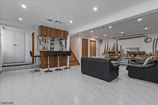 35 Brendona Ave, Hopatcong Boro, NJ 07874