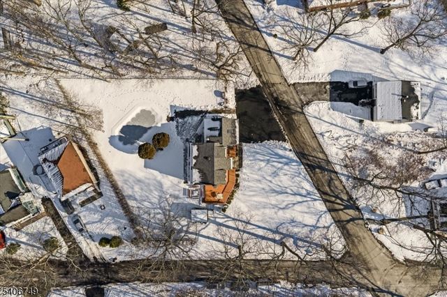 35 Brendona Ave, Hopatcong Boro, NJ 07874