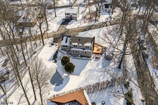 35 Brendona Ave, Hopatcong Boro, NJ 07874