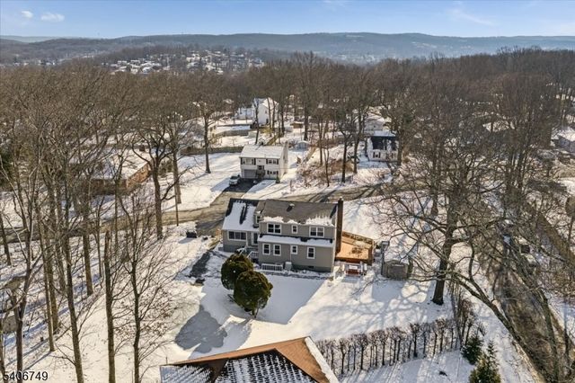 35 Brendona Ave, Hopatcong Boro, NJ 07874