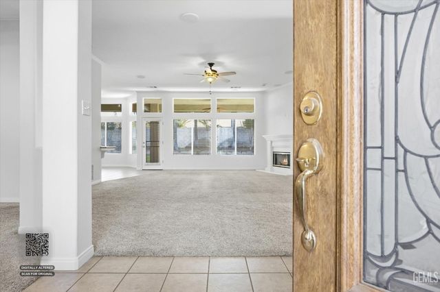 8400 Sterling Grove Lane, Bakersfield, CA 93312