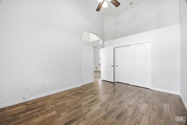 8400 Sterling Grove Lane, Bakersfield, CA 93312