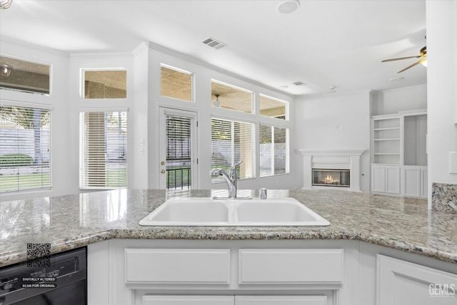 8400 Sterling Grove Lane, Bakersfield, CA 93312