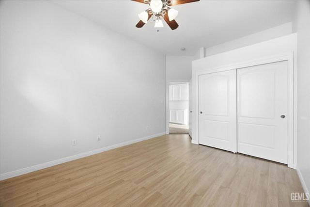 8400 Sterling Grove Lane, Bakersfield, CA 93312