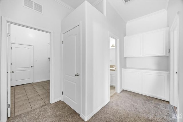 8400 Sterling Grove Lane, Bakersfield, CA 93312
