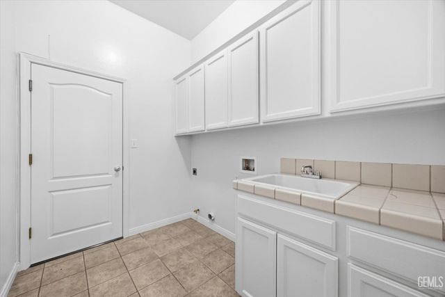 8400 Sterling Grove Lane, Bakersfield, CA 93312