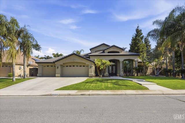 8400 Sterling Grove Lane, Bakersfield, CA 93312