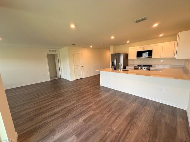 1814 NW 15th TER, Cape Coral, FL 33993