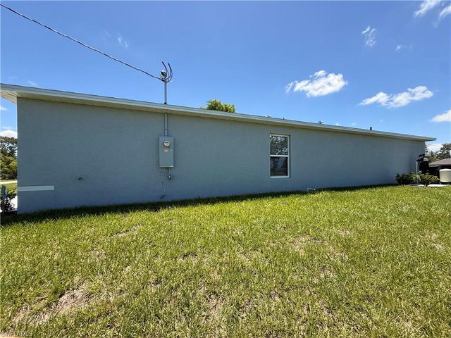 1814 NW 15th TER, Cape Coral, FL 33993