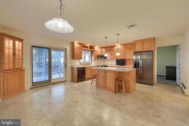 160 SUSAN DR, Dallastown, PA 17313