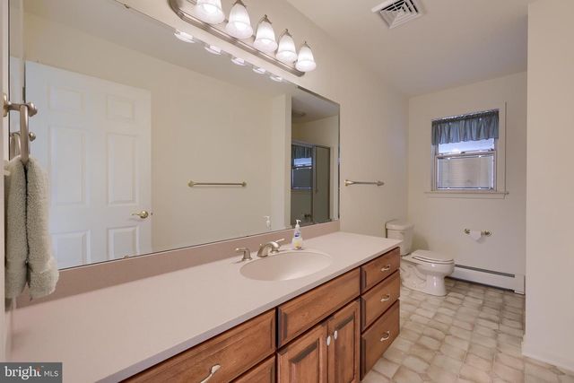 160 SUSAN DR, Dallastown, PA 17313