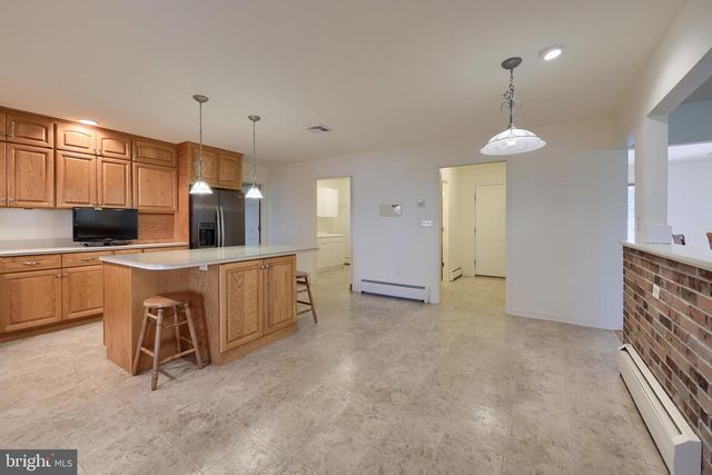 160 SUSAN DR, Dallastown, PA 17313