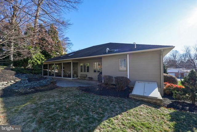 160 SUSAN DR, Dallastown, PA 17313