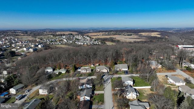 160 SUSAN DR, Dallastown, PA 17313