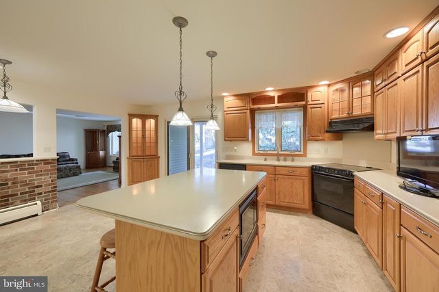 160 SUSAN DR, Dallastown, PA 17313