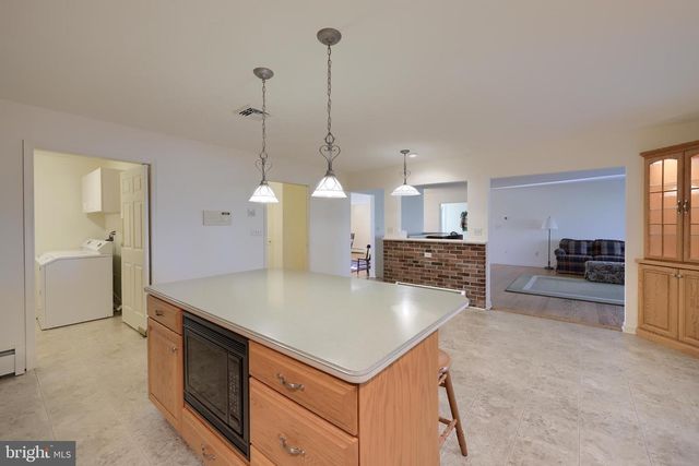 160 SUSAN DR, Dallastown, PA 17313