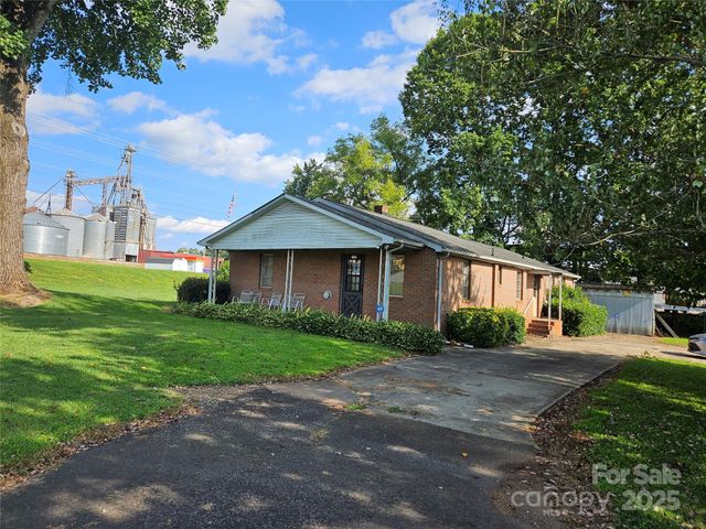 105 Marble Road, Statesville, NC 28625