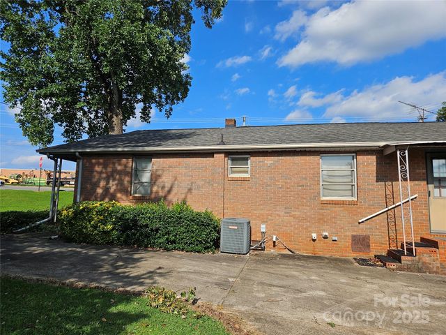 105 Marble Road, Statesville, NC 28625