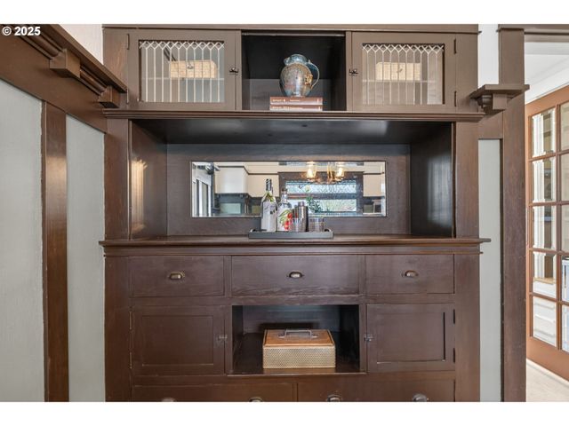 1836 Se LOCUST Ave, Portland, OR 97214