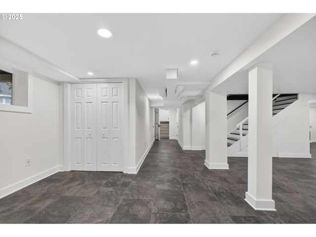 1836 Se LOCUST Ave, Portland, OR 97214