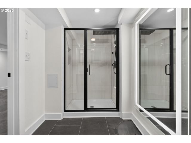 1836 Se LOCUST Ave, Portland, OR 97214