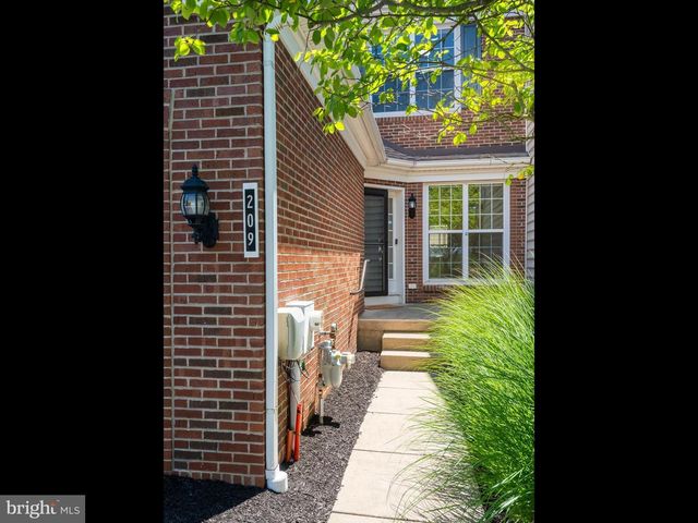 209 N CALDWELL CIR, Downingtown, PA 19335