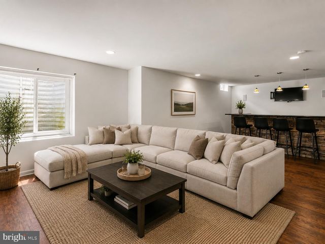 209 N CALDWELL CIR, Downingtown, PA 19335