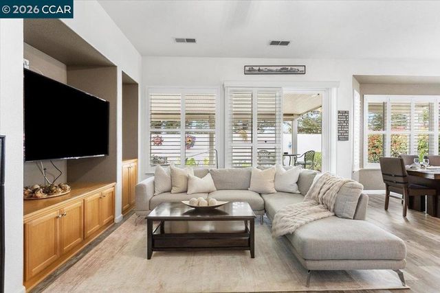 377 St Claire Ter, Brentwood, CA 94513