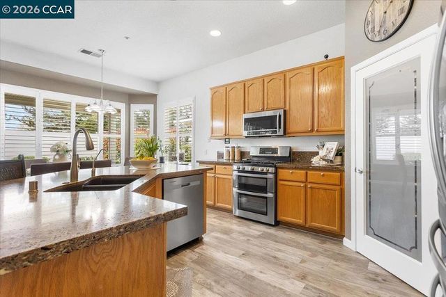 377 St Claire Ter, Brentwood, CA 94513