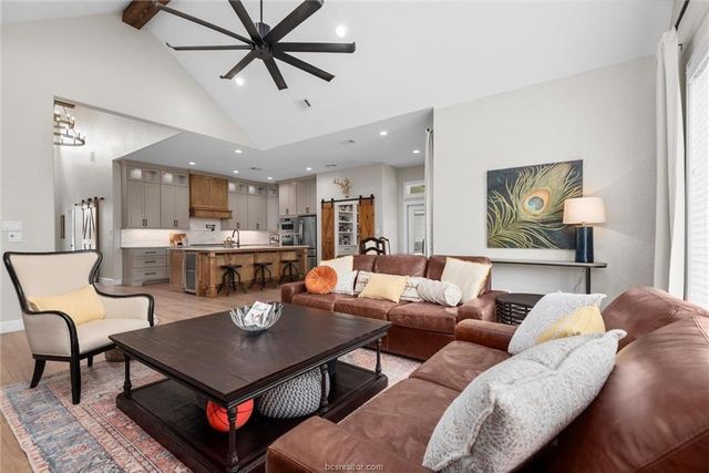 914 Axis Lane, Franklin, TX 77856