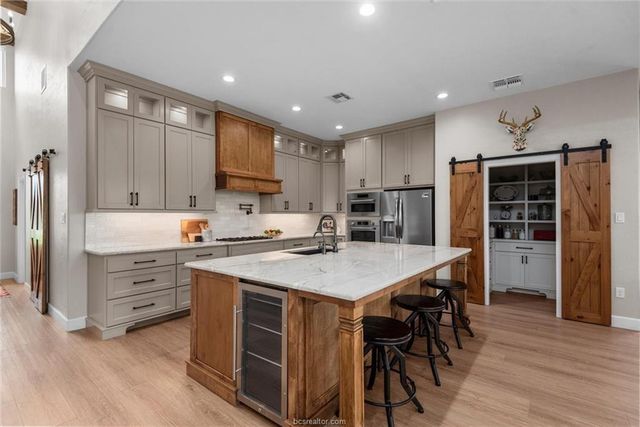 914 Axis Lane, Franklin, TX 77856