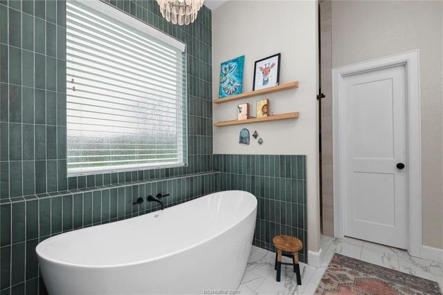 914 Axis Lane, Franklin, TX 77856