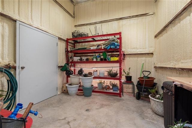 914 Axis Lane, Franklin, TX 77856