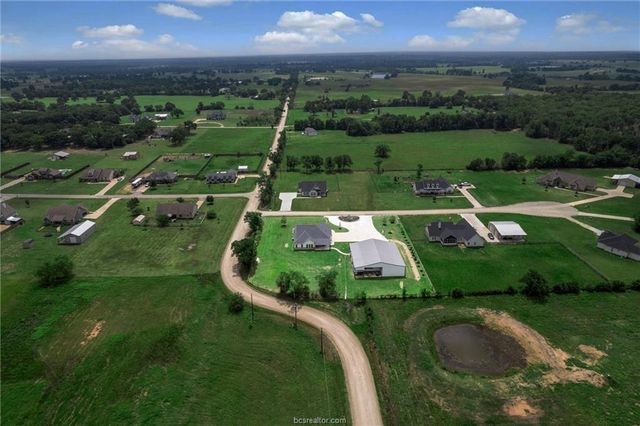 914 Axis Lane, Franklin, TX 77856