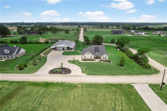 914 Axis Lane, Franklin, TX 77856