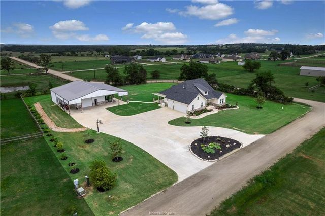 914 Axis Lane, Franklin, TX 77856