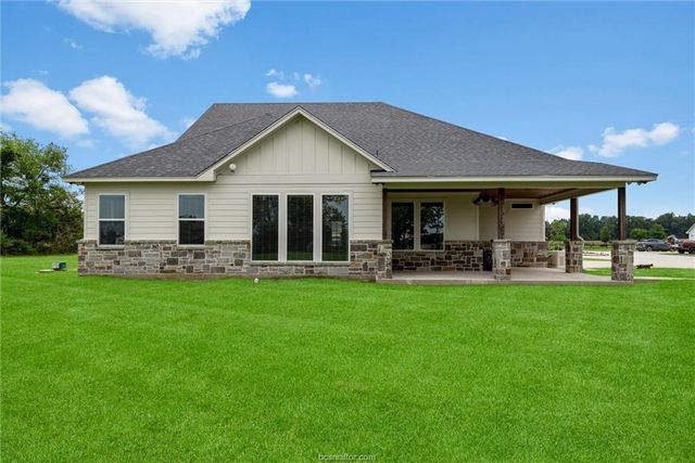 914 Axis Lane, Franklin, TX 77856