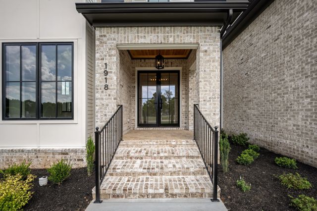 1918 Gene Dixon Dr, Murfreesboro, TN 37129